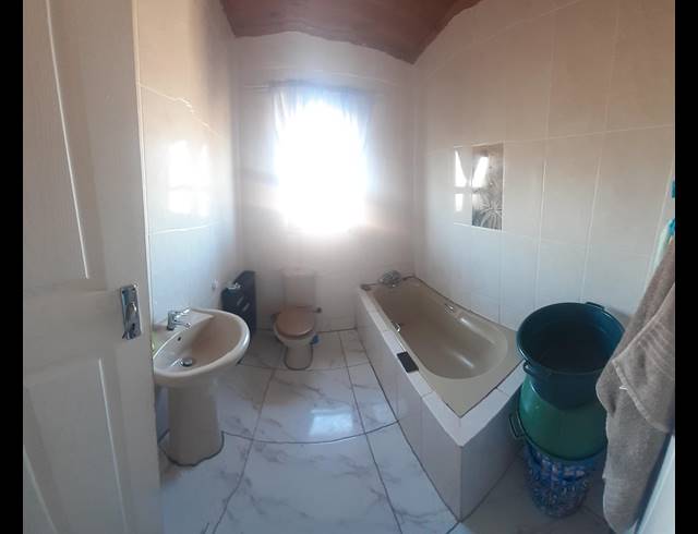 3 BEDROOM FREEHOLD FOR SALE IN TIRYVILLE